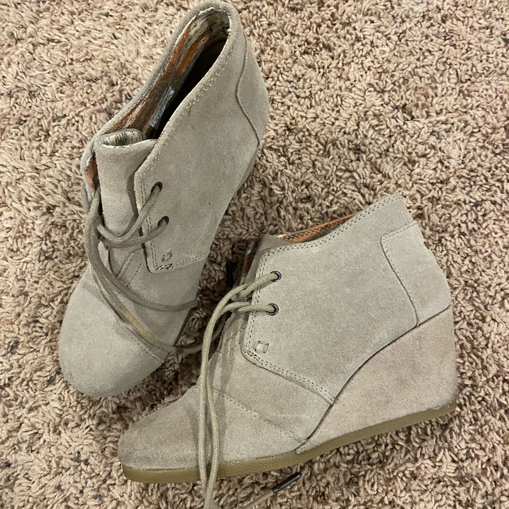 Taupe Tom Wedges